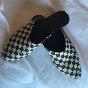 Urban Outfitters ✨ checkered mule